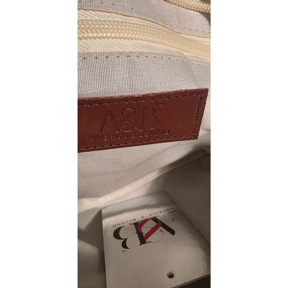 America & Beyond Crossbody Purse Beaded PomPom Natural NEW‎ - Picture 4 of 7